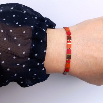 Elegant stretch miyuki bracelet, dark red, picasso red, orange and gold-plated tila beads